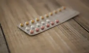 Blister opakowania tabletek antykoncepcyjnych, różne rodzaje tabletek dzień po.