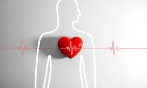 Czerwone serce z linią EKG symbolizuje kołatanie serca w nocy. Sylwetka człowieka podkreśla problem zdrowotny.