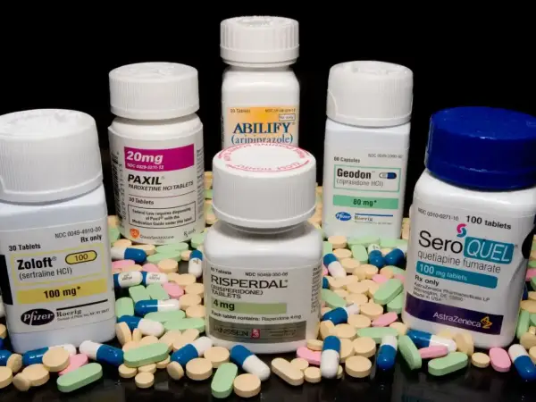 Zoloft, Paxil, Abilify, Geodon, Risperdal, Seroquel – to nazwy silnych leków psychotropowych.